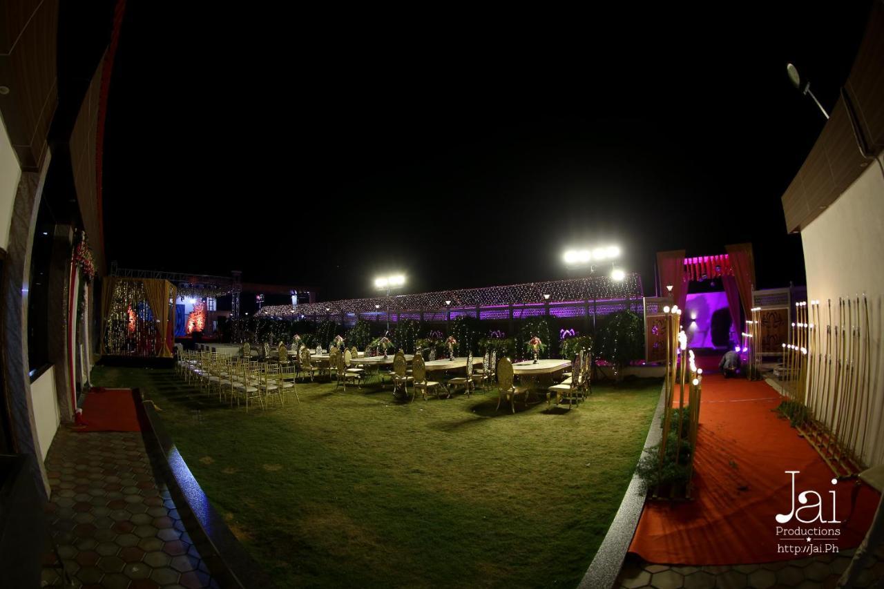 Royal Lotus View Resotel होटल Devanahalli