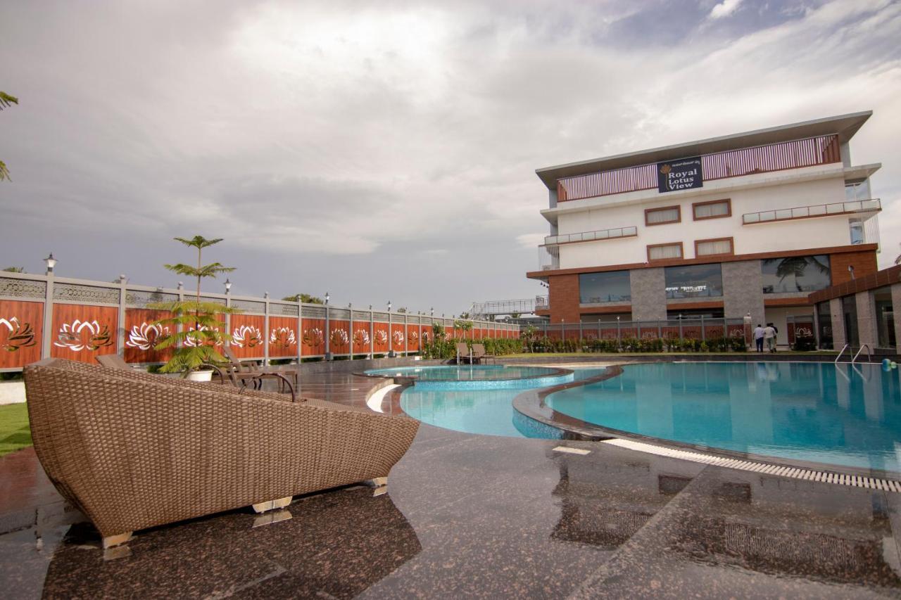 Royal Lotus View Resotel 4*